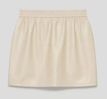 Cargar imagen en el visor de la galería, Aritzia Babaton Faux Leather Mini Skirt (LG)
