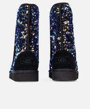 Cargar imagen en el visor de la galería, GIRLS&#39; CLASSIC SHORT STELLAR SEQUIN UGG BOOTS (SZ 4)
