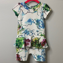 Cargar imagen en el visor de la galería, FLORAL ROMPER BY DOTDOT SMILE (SZ 2Y)
